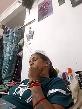 Snapshot of Hotty-Nidhi chatting on 15, 6, 2026 Hotty-Nidhi online show from 15, 6, 2026