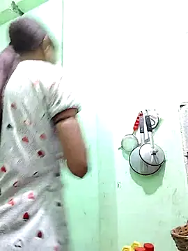 Snapshot of Hotty-Nidhi chatting on 13, 7, 2026 Hotty-Nidhi online show from 13, 7, 2026