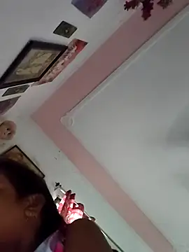 Snapshot of Hotty-Nidhi chatting on 28, 6, 2026 Hotty-Nidhi online show from 28, 6, 2026