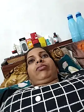 Snapshot of Hotty-Nidhi chatting on 18, 2, 2026 Hotty-Nidhi online show from 18, 2, 2026