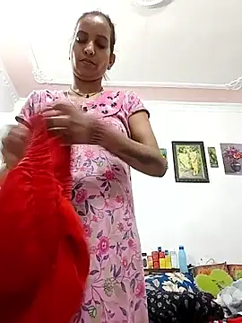 Hotty-Nidhi online show from 8, 4, 2026