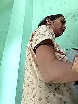 Snapshot of Hotty-Nidhi chatting on 2, 3, 2026 Hotty-Nidhi online show from 2, 3, 2026