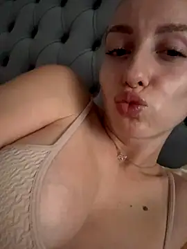 AlexisWhit online show from 5, 10, 2025