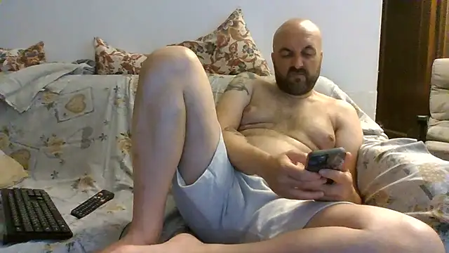 Snapshot of maxxxio12 chatting on 10, 7, 2026 maxxxio12 online show from 10, 7, 2026