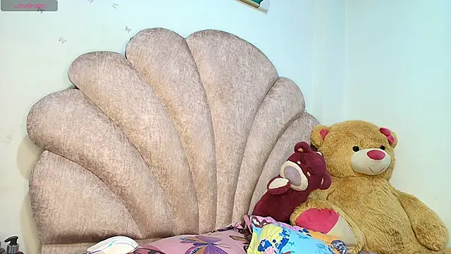 charlotte walker1 online show from 24, 3, 2026