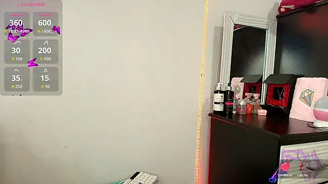 Snapshot of charlotte_walker1 chatting on 2, 12, 2025 charlotte walker1 online show from 2, 12, 2025