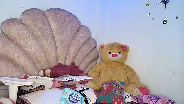 charlotte walker1 online show from 11, 3, 2026