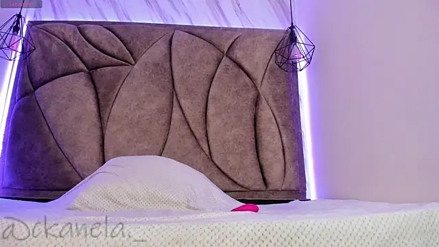 Kanela miller  online show from 31, 10, 2025