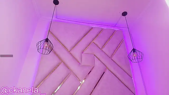 Kanela miller  online show from 4, 10, 2025