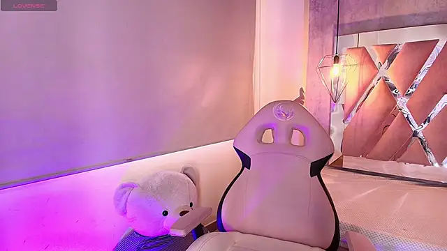 adara evanss online show from 25, 11, 2025