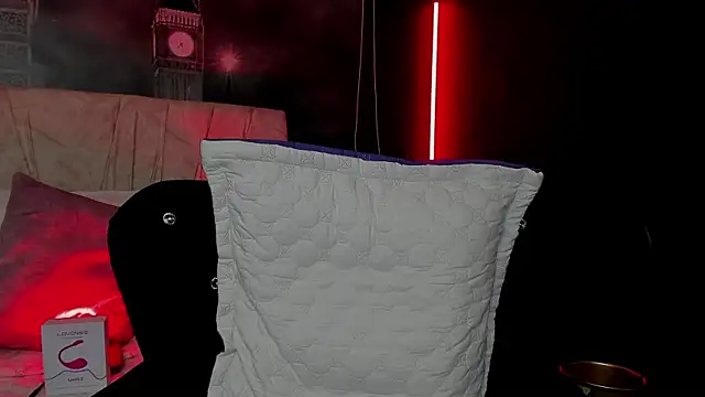 Lilith Thompson online show from 14, 3, 2025