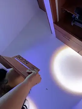 Lilith Thompson online show from 22, 10, 2025