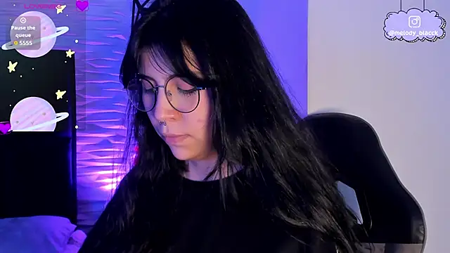 Snapshot of Melody_Black_ chatting on 4, 2, 2026 Melody Black online show from 4, 2, 2026