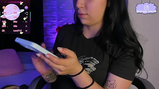 Snapshot of Melody_Black_ chatting on 6, 11, 2025 Melody Black online show from 6, 11, 2025