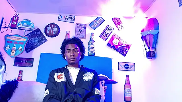 Snapshot of lili_roussi chatting on 9, 10, 2025 lili roussi online show from 9, 10, 2025