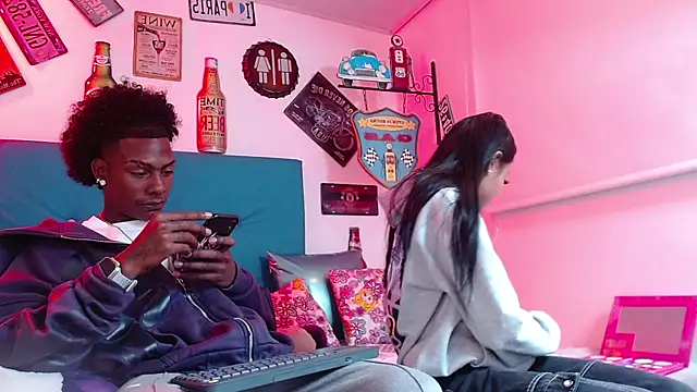 Snapshot of lili_roussi chatting on 2, 10, 2025 lili roussi online show from 2, 10, 2025