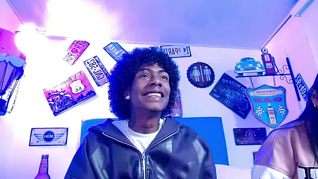 Snapshot of lili_roussi chatting on 19, 10, 2025 lili roussi online show from 19, 10, 2025