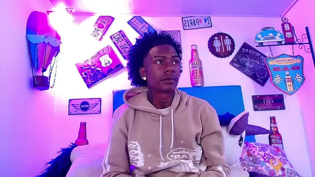 Snapshot of lili_roussi chatting on 24, 9, 2025 lili roussi online show from 24, 9, 2025