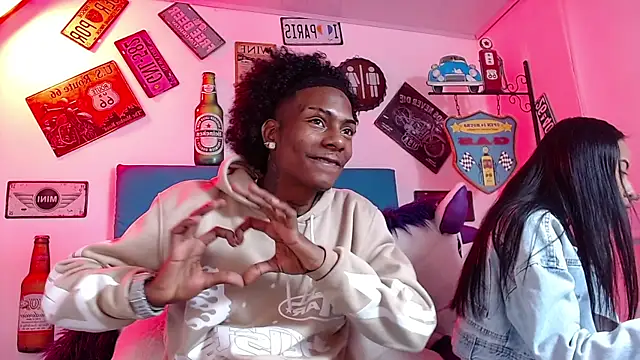 Snapshot of lili_roussi chatting on 16, 10, 2025 lili roussi online show from 16, 10, 2025