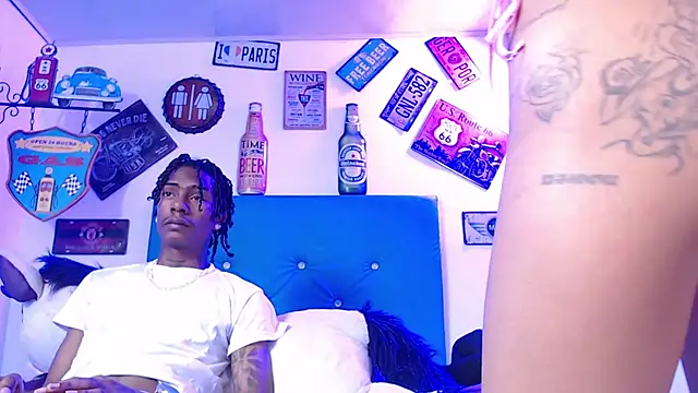 Snapshot of lili_roussi chatting on 25, 10, 2025 lili roussi online show from 25, 10, 2025