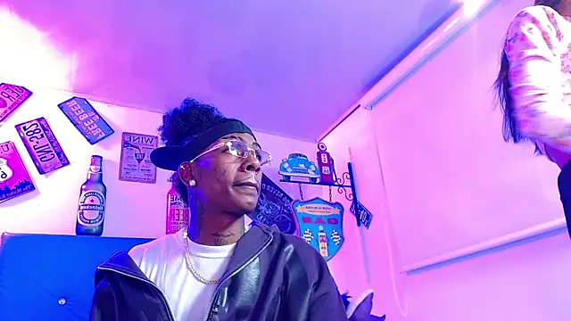 Snapshot of lili_roussi chatting on 15, 11, 2025 lili roussi online show from 15, 11, 2025