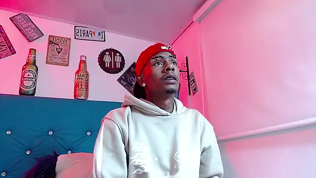 Snapshot of lili_roussi chatting on 12, 11, 2025 lili roussi online show from 12, 11, 2025