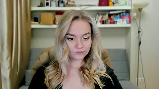 Kara Smith  online show from 5, 11, 2025