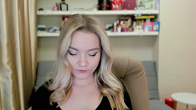 Kara Smith  online show from 28, 2, 2026