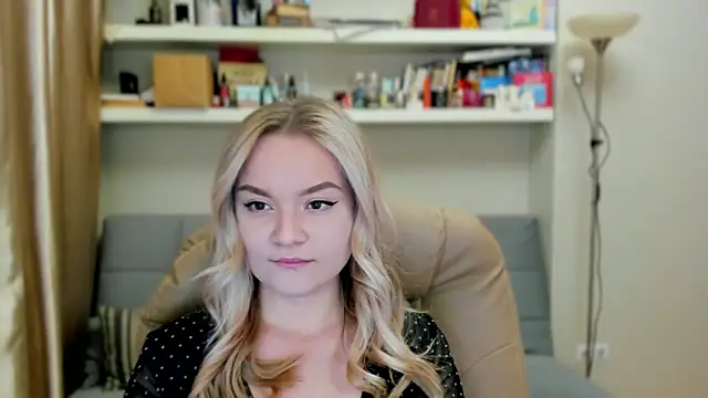 Kara Smith  online show from 17, 10, 2025