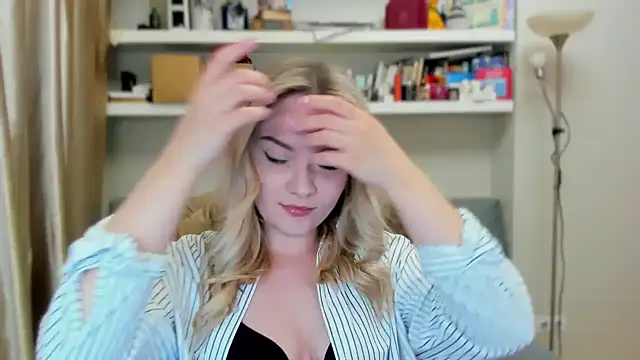 Kara Smith  online show from 19, 9, 2025