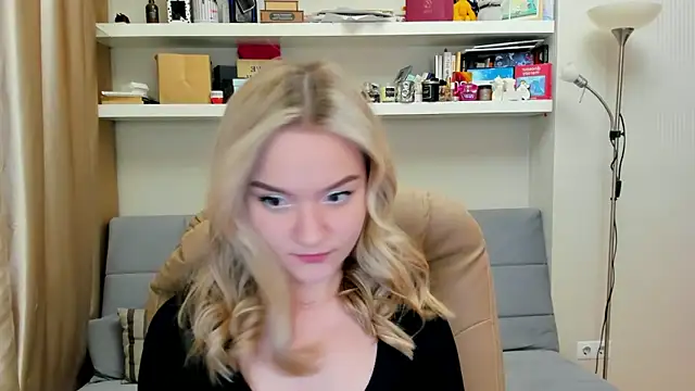 Kara Smith  online show from 22, 2, 2025