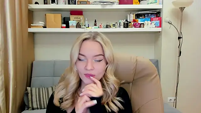 Kara Smith  online show from 16, 2, 2025