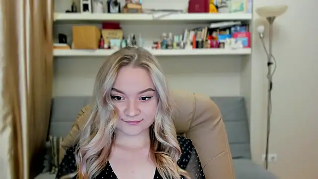 Kara Smith  online show from 31, 10, 2025