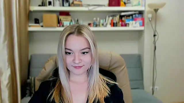 Kara Smith  online show from 16, 10, 2025