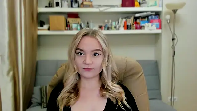 Kara Smith  online show from 8, 10, 2025