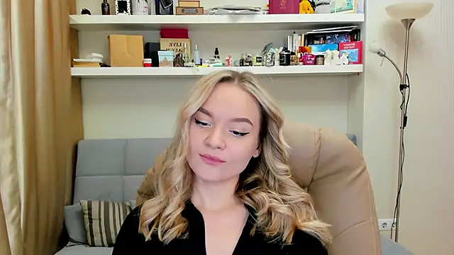 Kara Smith  online show from 23, 2, 2025