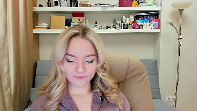 Kara Smith  online show from 5, 3, 2025