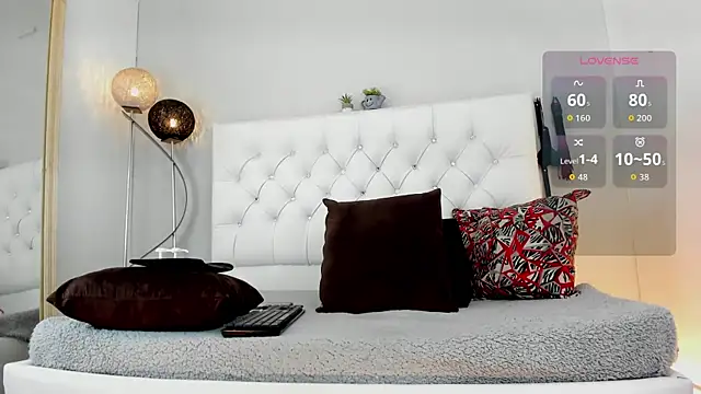 Snapshot of sarah_temptation chatting on 6, 11, 2025 sarah temptation online show from 6, 11, 2025