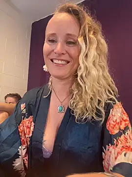 Snapshot of SusieandLacey chatting on 14, 6, 2026 SusieandLacey online show from 14, 6, 2026
