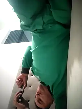 Snapshot of Andy-rtg chatting on 11, 11, 2025 Andy-rtg online show from 11, 11, 2025