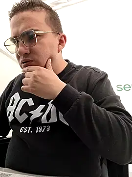 Snapshot of Andy-rtg chatting on 29, 11, 2025 Andy-rtg online show from 29, 11, 2025