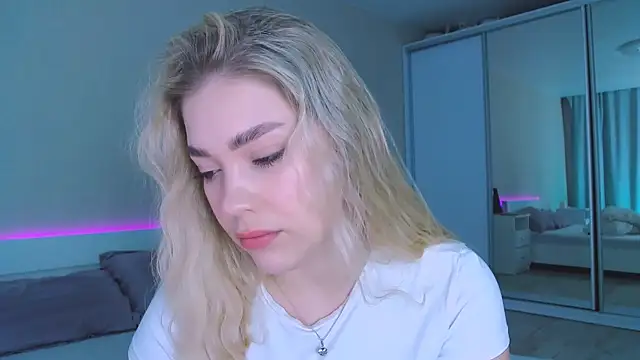 Snapshot of DIANAxxxDIAMOND chatting on 13, 11, 2025 DIANAxxxDIAMOND online show from 13, 11, 2025