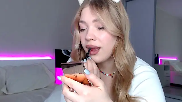 Snapshot of DIANAxxxDIAMOND chatting on 14, 3, 2025 DIANAxxxDIAMOND online show from 14, 3, 2025