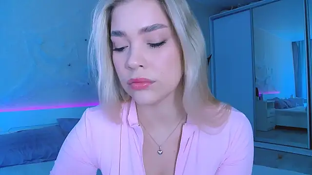 Snapshot of DIANAxxxDIAMOND chatting on 30, 10, 2025 DIANAxxxDIAMOND online show from 30, 10, 2025