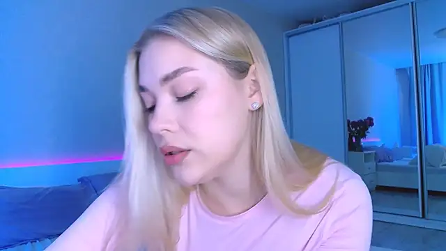 Snapshot of DIANAxxxDIAMOND chatting on 7, 11, 2025 DIANAxxxDIAMOND online show from 7, 11, 2025