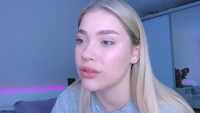 Snapshot of DIANAxxxDIAMOND chatting on 9, 11, 2025 DIANAxxxDIAMOND online show from 9, 11, 2025