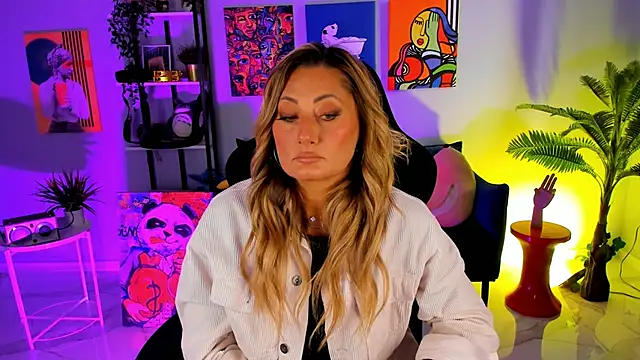 Snapshot of SarahAlluring chatting on 14, 9, 2025 SarahAlluring online show from 14, 9, 2025