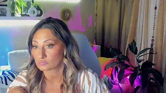 SarahAlluring online show from 30, 5, 2026