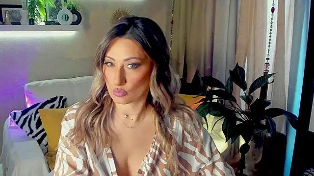 SarahAlluring online show from 10, 5, 2026