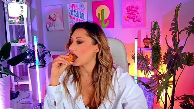 SarahAlluring online show from 9, 2, 2026